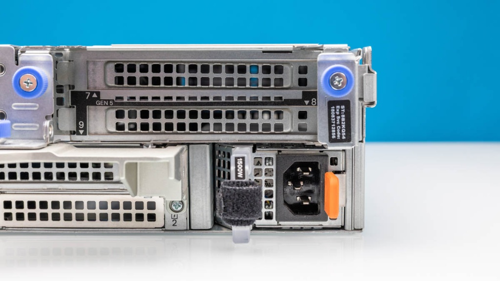 Dell-PowerEdge-R770-Right-Rear.jpg