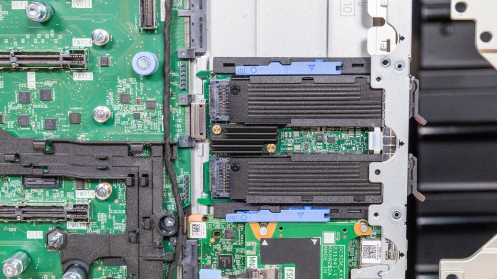 Dell-PowerEdge-R770-Internal-Dell-BOSS-1068x601.jpg
