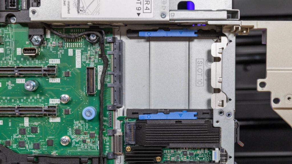 Dell-PowerEdge-R770-Inside-22-1068x601.jpg